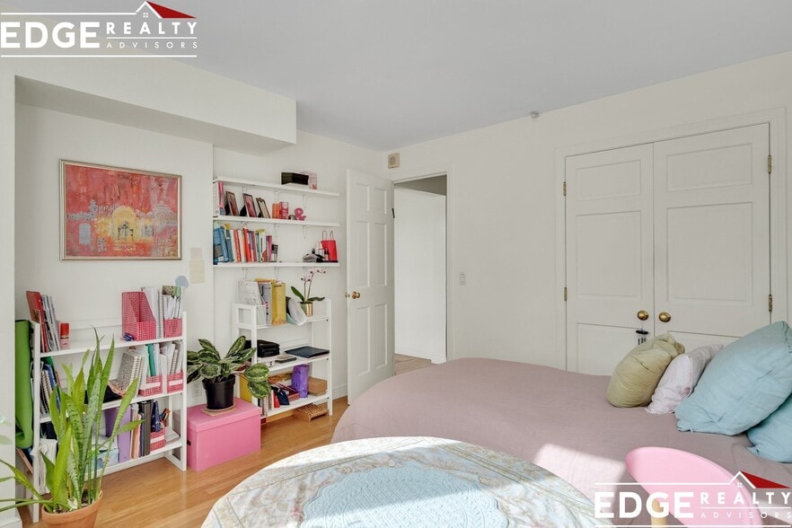 Building Photo - 1759 Beacon St