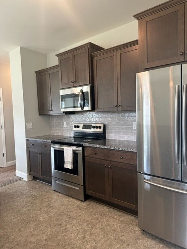 Building Photo - 3 Bed/2 Bath in Willow Pond - 15 minutes to SJAFB!