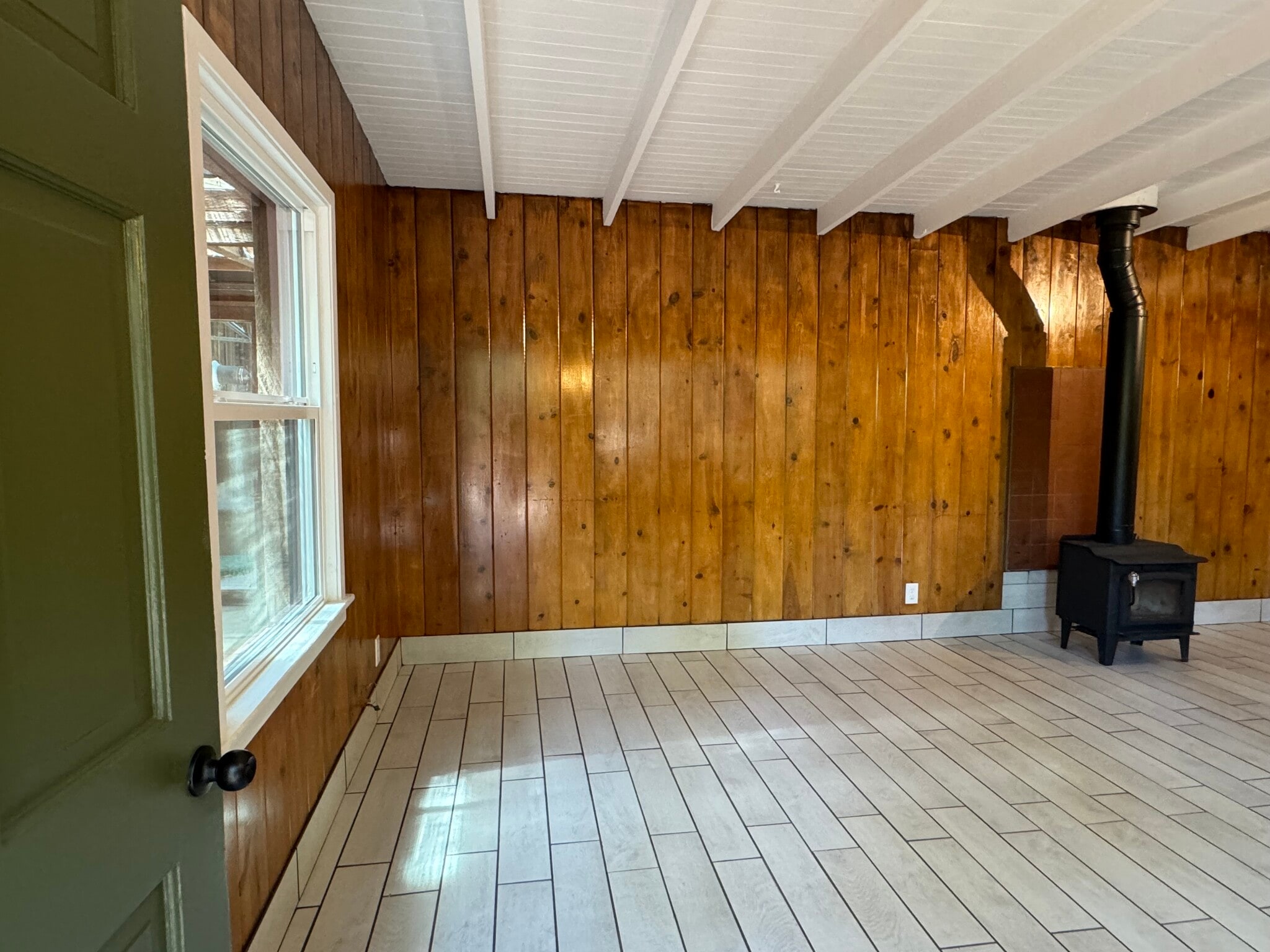 Building Photo - 1619 Oak Dr