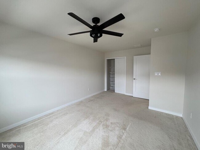 Building Photo - 208 Segel Dr