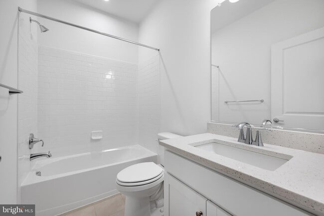 Building Photo - 210 Sundrop Ln