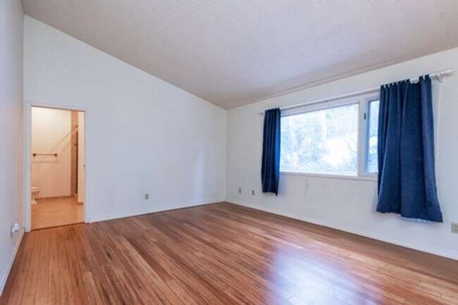 Building Photo - 1004 Potlatch Cir