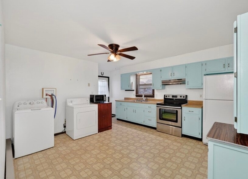 Building Photo - 426 S Wilbur Ave