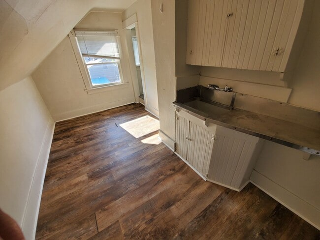 Building Photo - *Move In Special, Free Month of Rent! (See ad for details)*5 Bedroom House on OSU Campus!