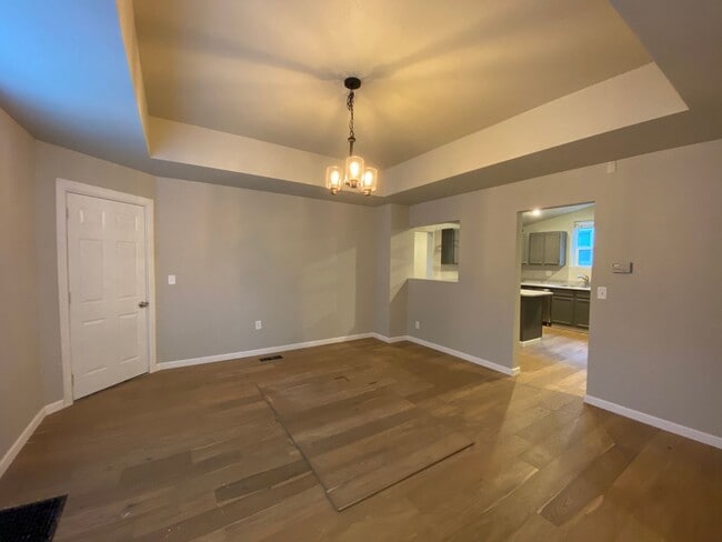 Building Photo - Beautifully Updated South Hill Home in Spo...