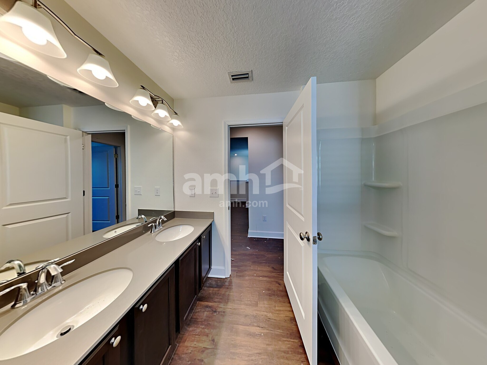 Building Photo - 2214 Saffron Walden Dr