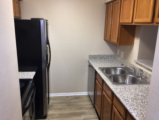 Building Photo - 2120 El Paseo St