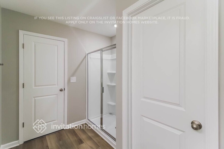 Building Photo - 2084 Boxwood Cir