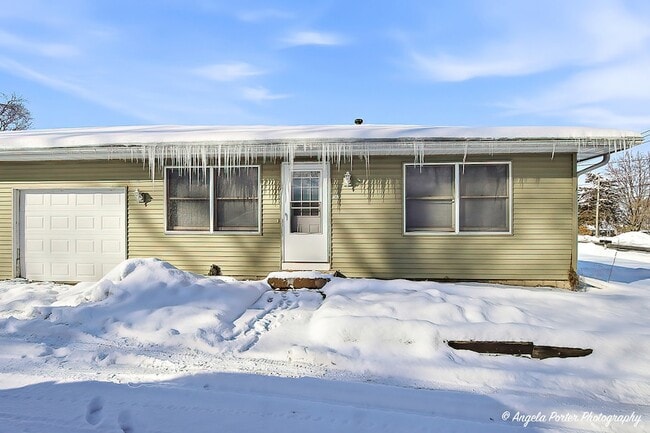 Primary Photo - 829 Washington St