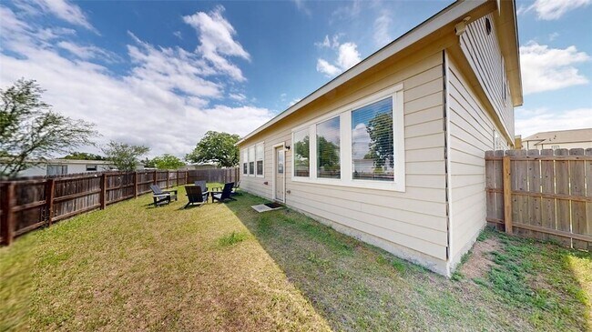 Building Photo - 963 Harper Ln