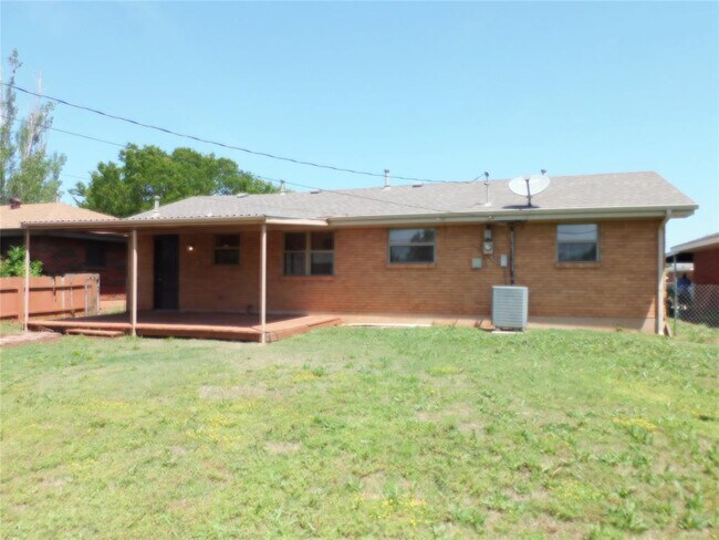 Building Photo - 728 SW 1st St