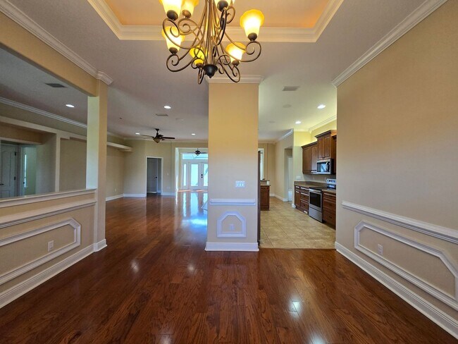 Building Photo - Gorgeous 4-Bedroom Home with Office, Pool,...