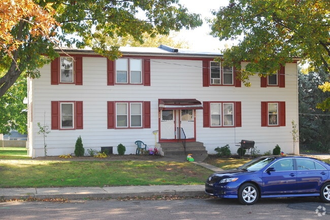 Building Photo - 130-132 E Church St