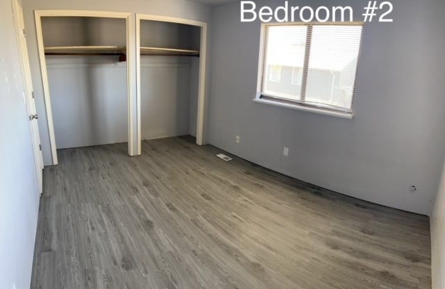 Building Photo - 517 E Michelle Ct