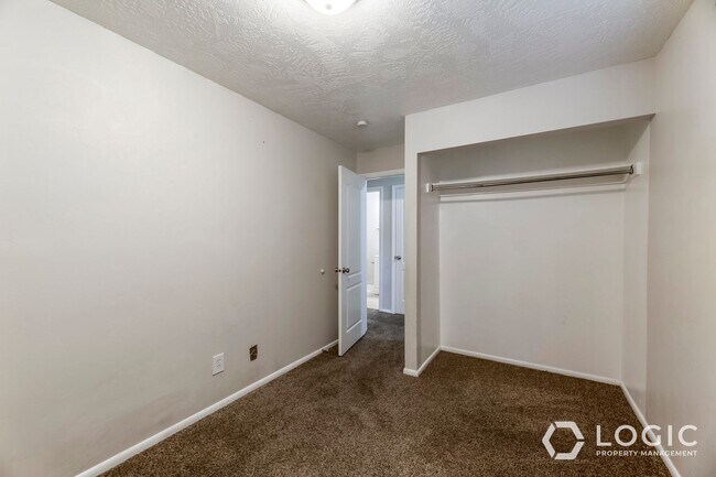 Building Photo - North Provo Duplex