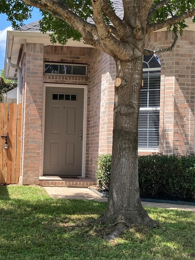 Building Photo - 15931 Pleasant Green Cir