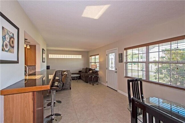 Building Photo - 540 Lindley Terrace