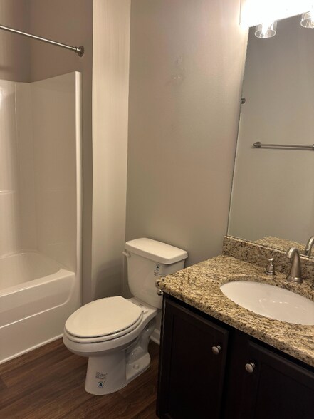 Building Photo - 403 Village View