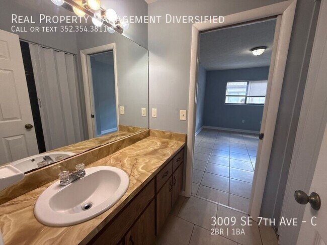 Building Photo - 3009 SE 7th Ave