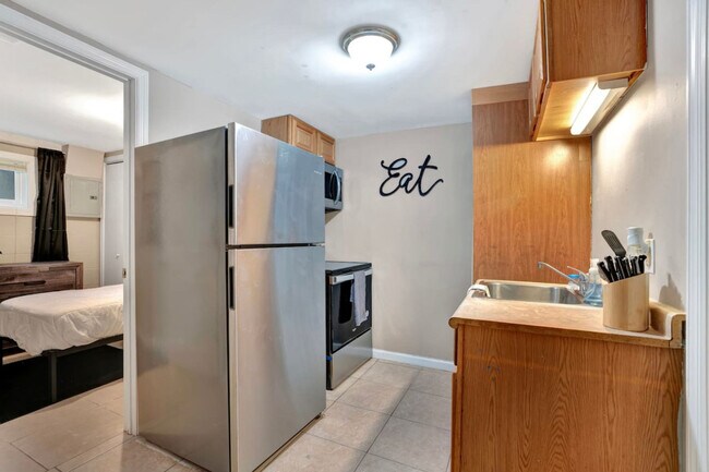 Building Photo - 408 Martin St