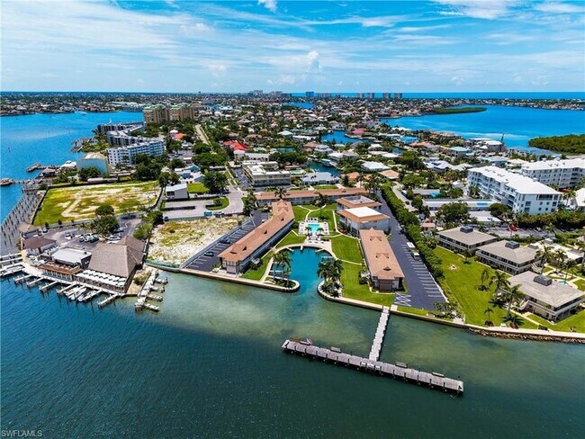 Building Photo - 850 Palm St