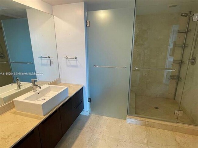Building Photo - 250 Sunny Isles Blvd