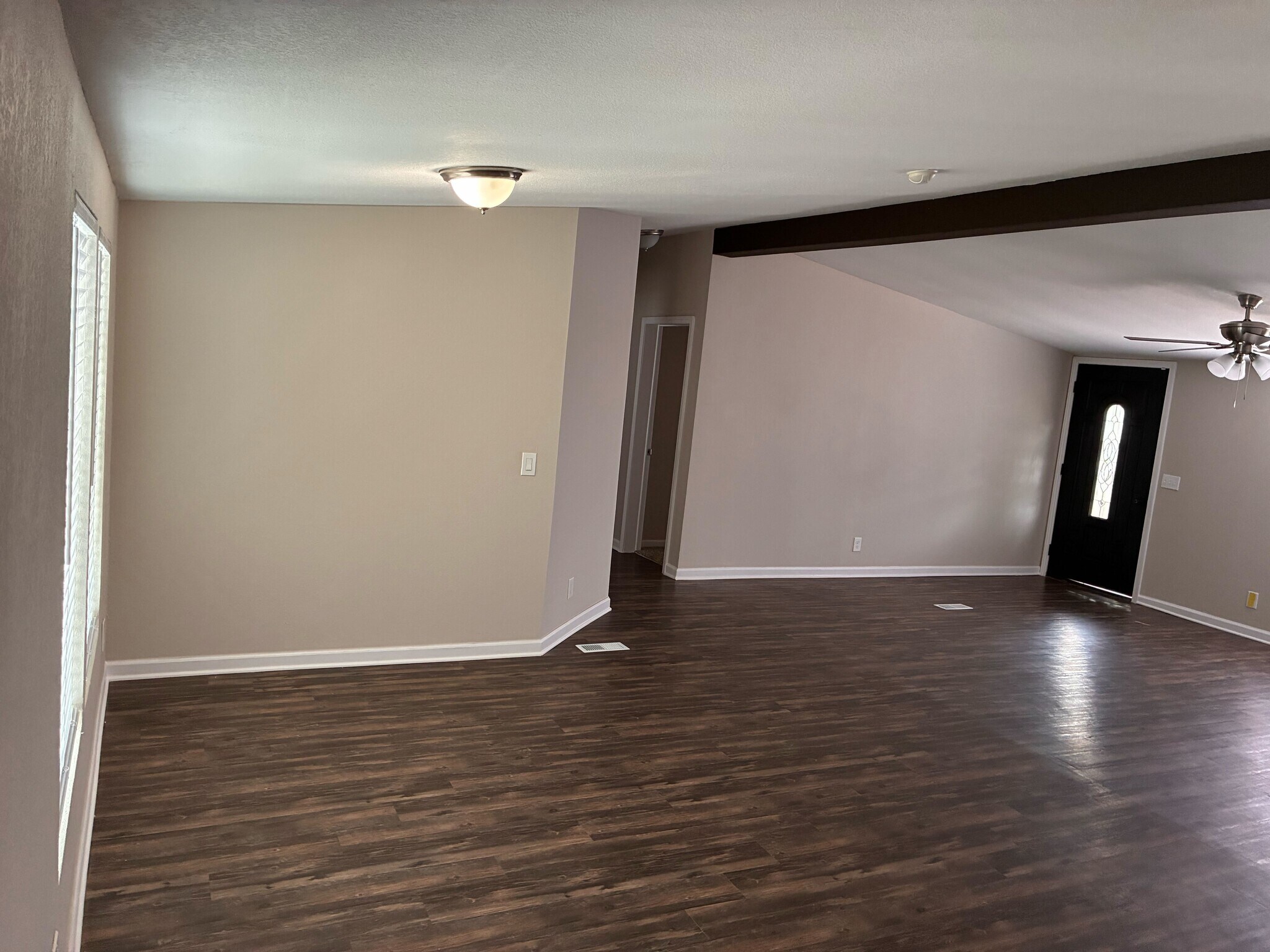 Building Photo - 1403 Darold Dr