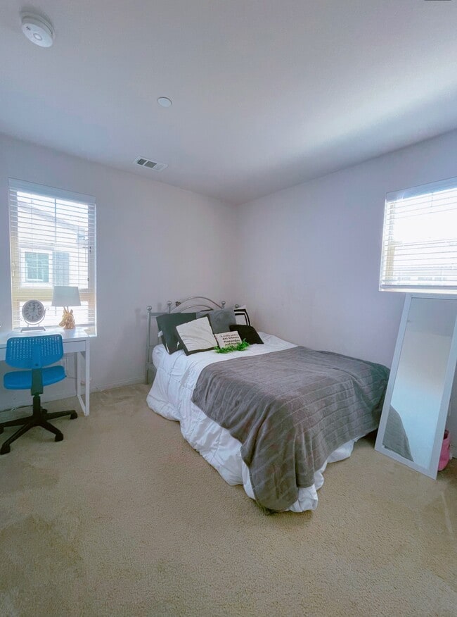 Building Photo - 14111 W Birch Ln