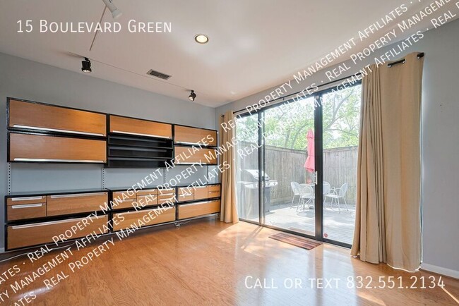 Building Photo - 15 Boulevard Green