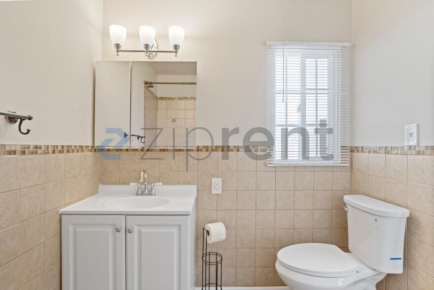 Building Photo - 2033 High St