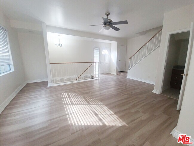 Building Photo - 4838 Elmwood Ave