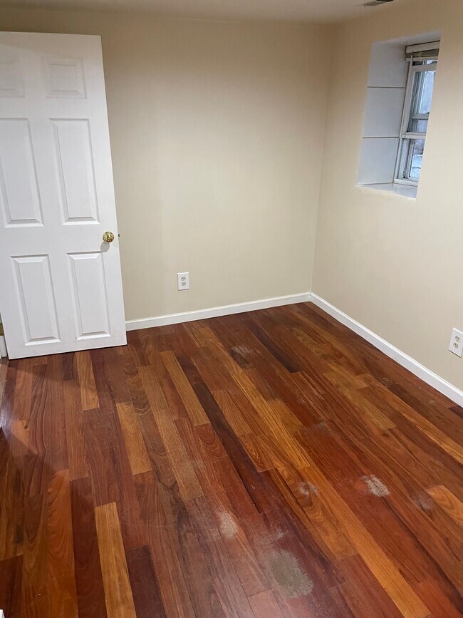 Building Photo - 2703 W Medill Ave