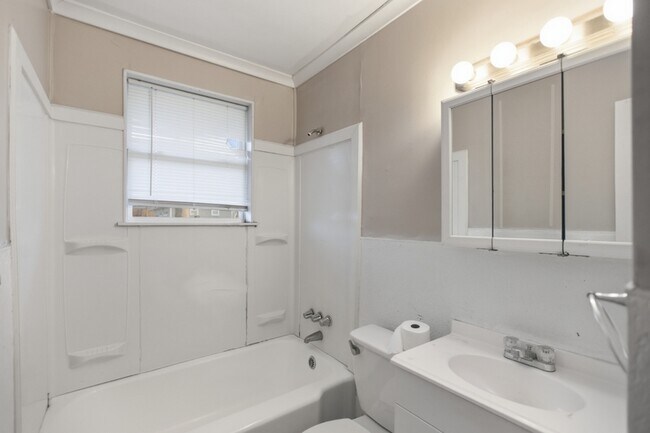 Building Photo - 135 Marshall Cir