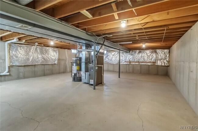 Building Photo - 16 Hubbardston Pl
