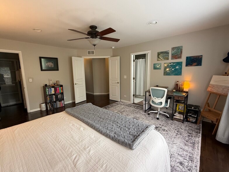 Master bedroom - 3157 Bromley Ln