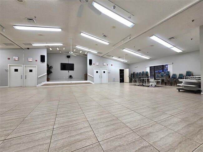 Building Photo - 2232 N Cypress Bend Dr