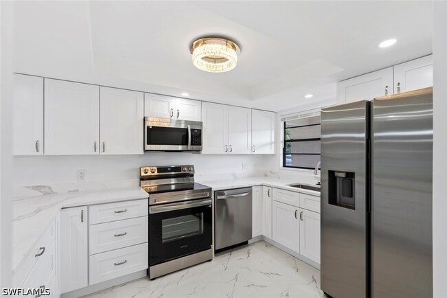 Building Photo - 151 Cypress Way E