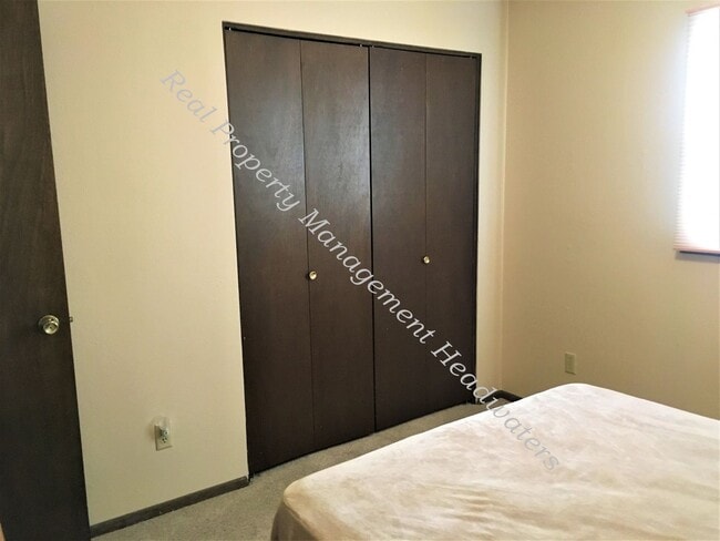Building Photo - 1450 Charlie Russell Dr