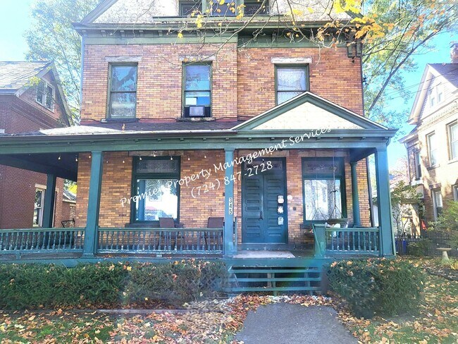 Primary Photo - 345 Iroquois Pl