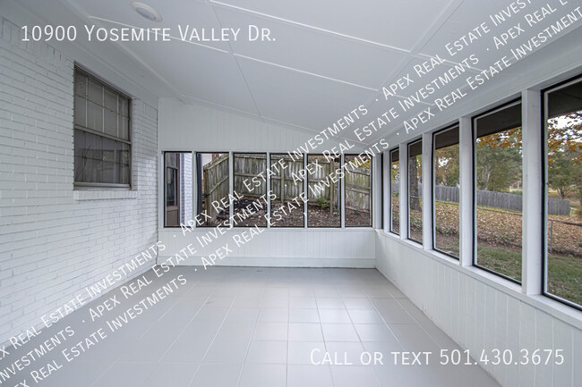 Building Photo - 10900 Yosemite Valley Dr