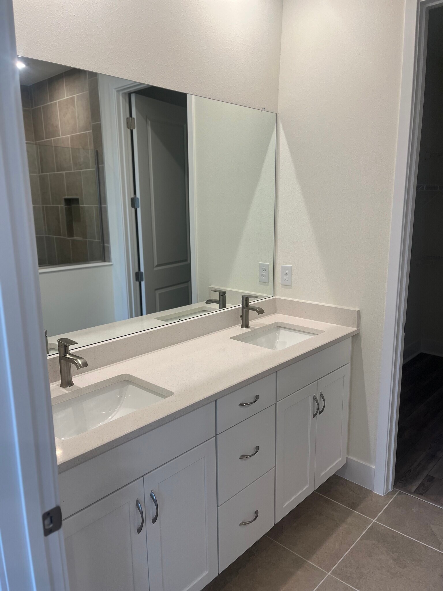 ONSUITE - 10279 Bonavie Cove Dr