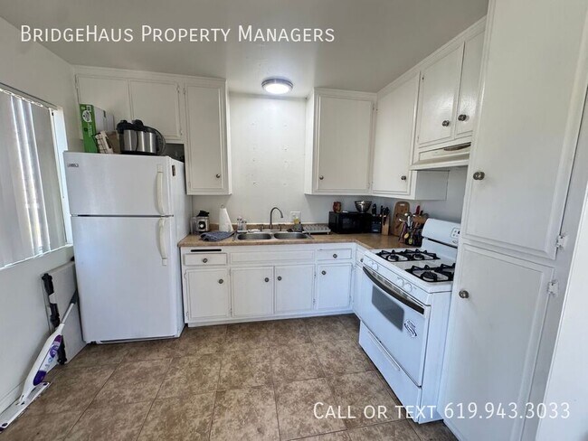 Building Photo - 1000 Leslie Rd