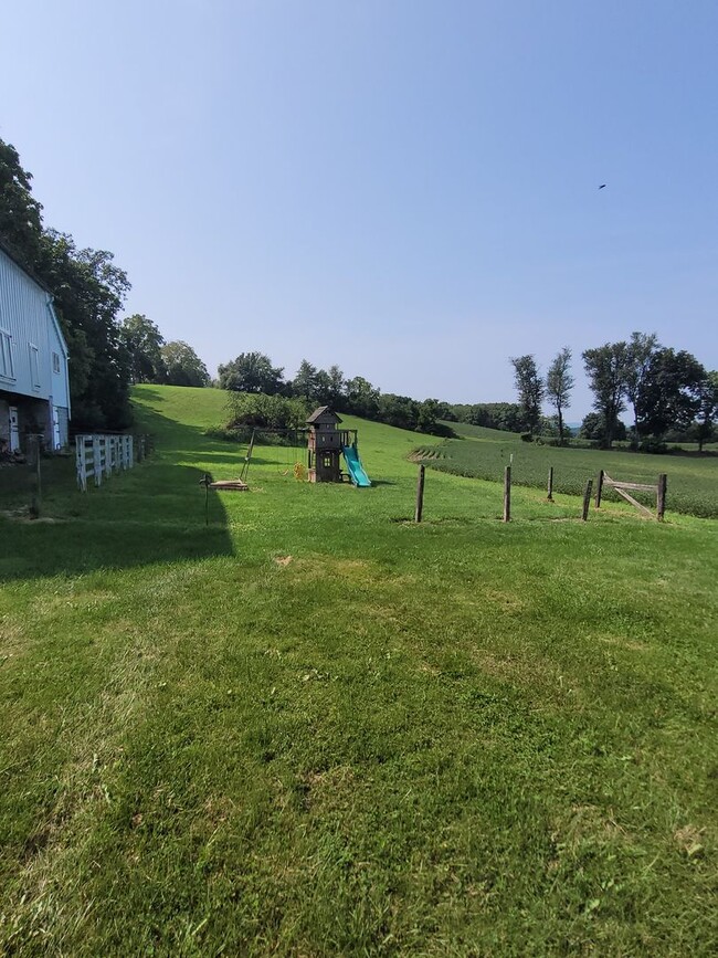 Building Photo - Country Views In Berks County-one pet allowed