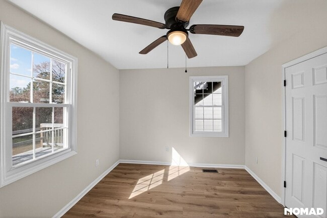 Building Photo - Charming Duplex 2BR + Upstairs 1BR Studio