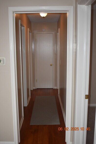 Building Photo - 711 S 68th Ave