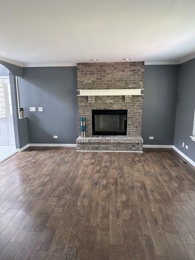 Primary Photo - 3 bedroom in Naperville IL 60564