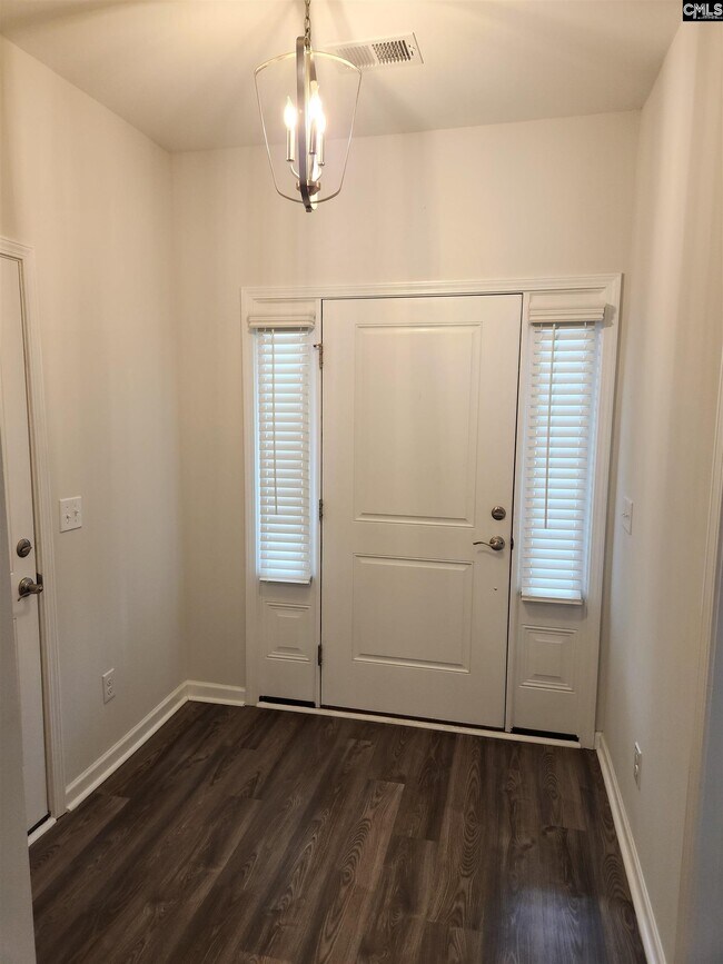 Building Photo - 1401 Ardennes Dr