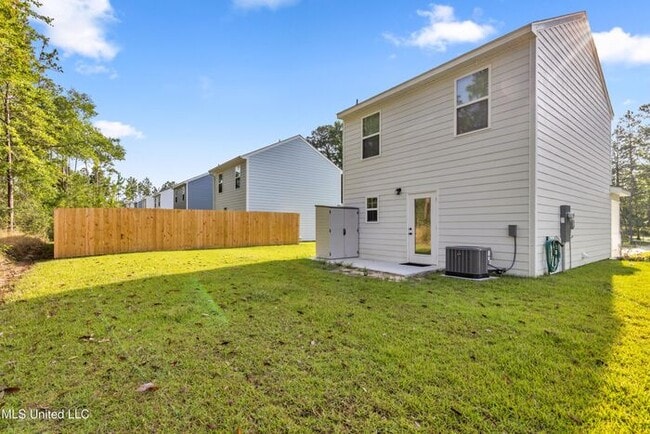 Building Photo - 13281 Kelly St