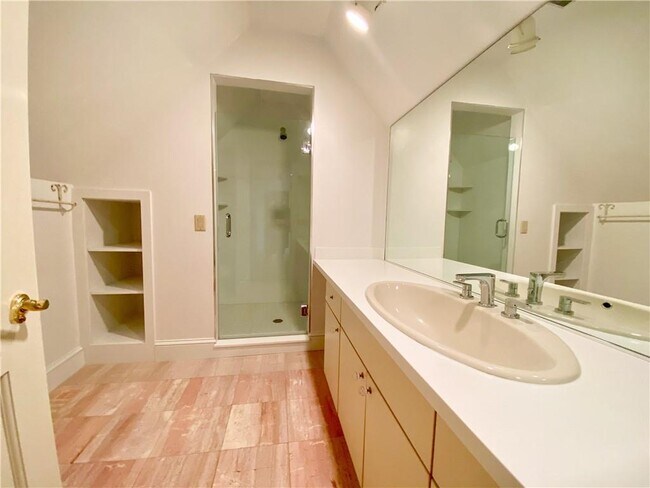 Building Photo - 61 Ledge Rd