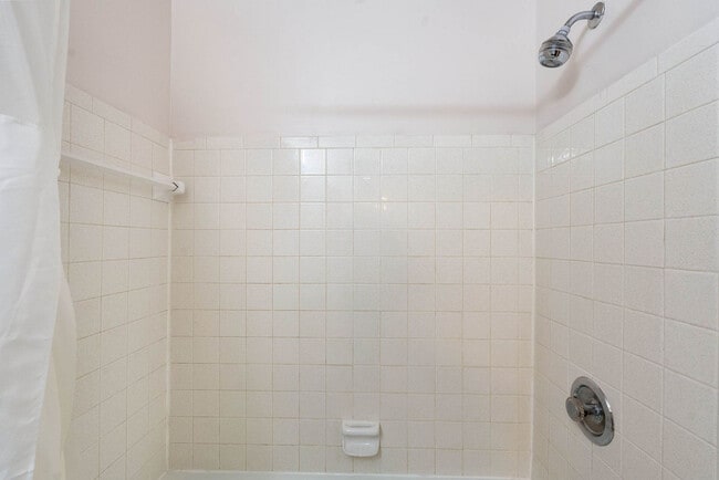 Building Photo - 2601 University Ave